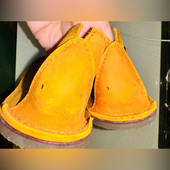 Vintage never been worn Fairy/elfen leather mango shoes with silk laces 8-9 - Picture 9 of 10